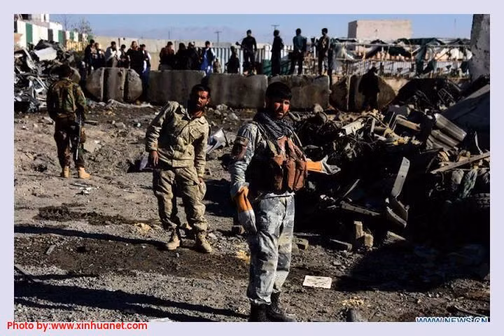 Tại Afghanistan, trước khi lên nắm quyền vào năm 2021, lực lượng Taliban đã sử dụng các nhóm đánh bom liều chết trong 20 năm để tấn công quân đội Mỹ, Anh và quân chính phủ do phương Tây hậu thuẫn.