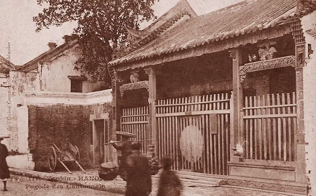 Hội quán Quảng Đông trên phố Hàng Buồm xưa.