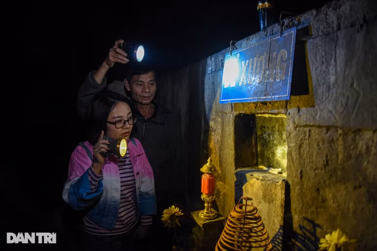 Tương truyền kể rằng đây là nơi chôn thây của hàng ngàn nghĩa quân Lữ Gia chống giặc, ghi dấu ấn đau thương của lịch sử dân tộc.
