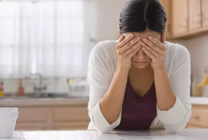 Vo bo ve nha ngoai vi vai dieu linh tinh xay ra trong phong ngu