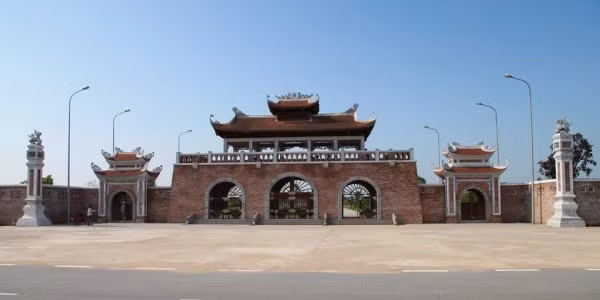  Trần Anh Tông là vị vua nổi tiếng anh minh của nhà Trần, nhưng đương thời, ông suýt mất ngôi chỉ vì say rượu. 