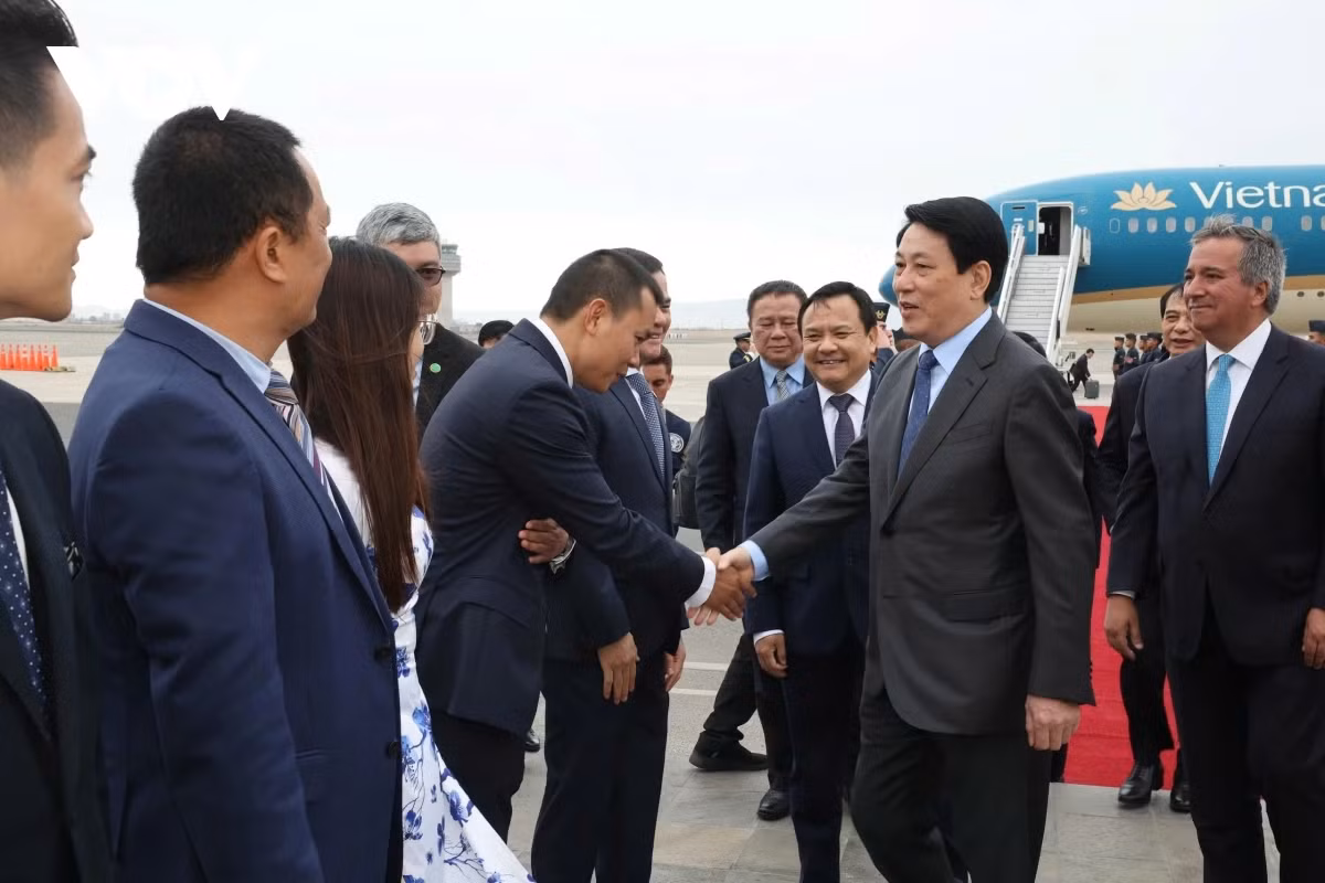 Chủ tịch nước Lương Cường bắt đầu thăm chính thức Peru và tham dự APEC - Hình 2 Chu tich nuoc Luong Cuong bat dau tham chinh thuc Peru va tham du APEC-Hinh-2