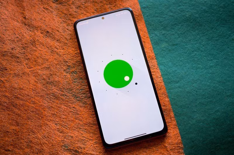 Redmi Note 10 Pro Max được trang bị màn hình AMOLED kích thước 6,67 inch, độ phân giải Full HD Plus (2.400x1.080 pixel), mật độ điểm ảnh 395 ppi. 