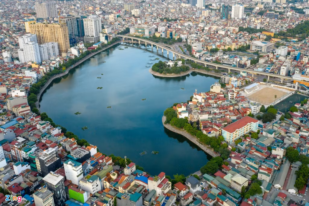 Theo Cổng thông tin thành phố Hà Nội, sau khi được mở rộng địa giới vào năm 2008, Thủ đô Hà Nội có diện tích lên tới hơn 3.344 km2, chính thức trở thành thành phố có diện tích tự nhiên lớn nhất Việt Nam. Xếp tiếp theo lần lượt là TP.HCM và thành phố Hải Phòng.