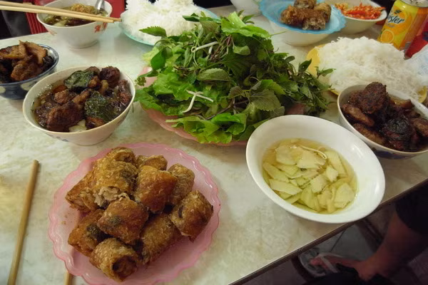 Mat viec nhan tro cap 3 thang luong, ve ban bun cha bat ngo trung manh-Hinh-2