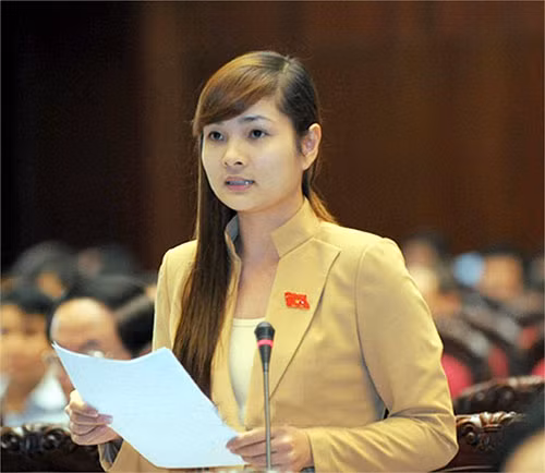 Nữ ĐBQH Vũ Thị Hương Sen – Đoàn đại biểu Hải Dương.