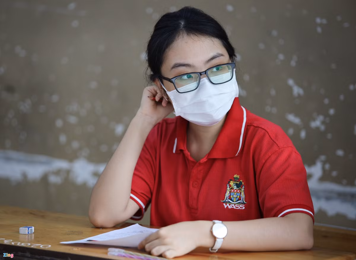 Phuong My Chi khong biet nha tho Xuan Quynh la nam hay nu
