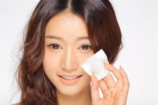 Bảo vệ da ngày nắng hè với 4 lưu ý cực hữu ích sau - Hình 2 Bao ve da ngay nang he voi 4 luu y cuc huu ich sau-Hinh-2