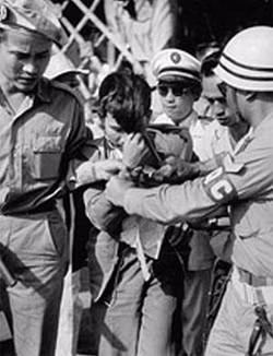 Ke hoach am sat Ngo Dinh Diem cung khau tieu lien MAT-49 cua nong cua Dai ta “Muoi Thuong“-Hinh-3
