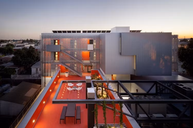 Đoạt giải thưởng về chung cư là khu chung cư ở phố 28 (28th Street Apartments), Mỹ.