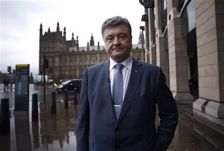 ... và doanh nhân Pyotr Poroshenko.
