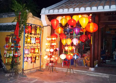 Đèn lồng là một trong những vật để hóa giải hung sát trong thuật phong thủy. Ảnh minh họa