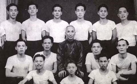 Ông là trưởng môn đời thứ 6 của phái Vịnh Xuân Quyền. Đồng thời ông cũng là người có công phát triển môn phái này ra thành phái lớn nhất thế giới. Đến nay có hàng triệu môn sinh với hàng chục chi phái ở hàng chục quốc gia theo học môn này.