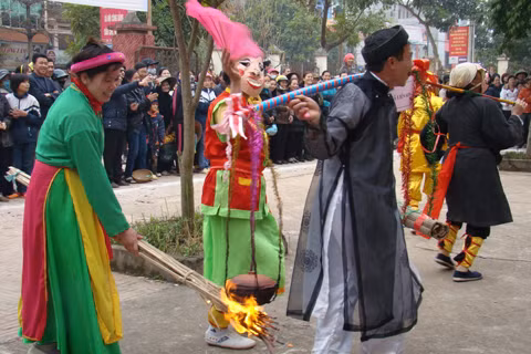 Thi thổi cơm ở hội Cầu Vồng (Yên Thế ).