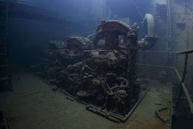 Phòng máy tàu Kensho Maru.