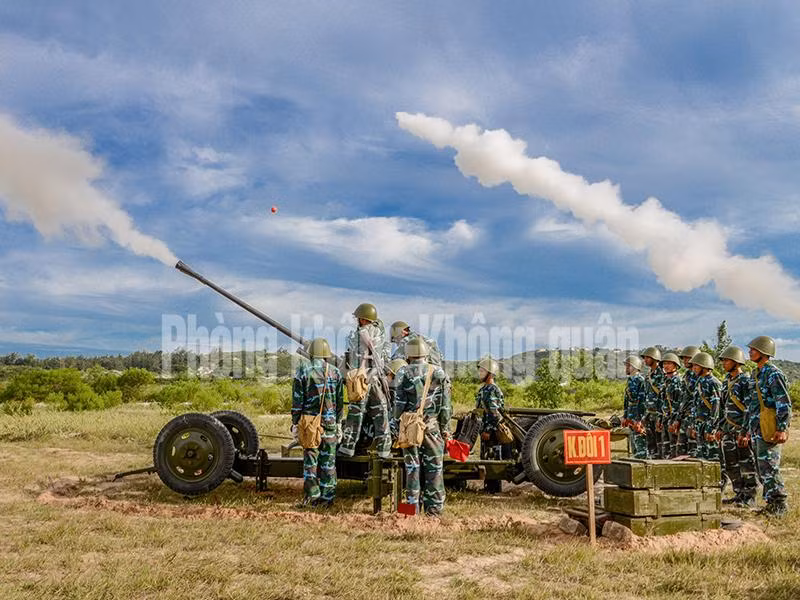 Đến năm 1951, Trung Quốc tiếp tục viện trợ cho Việt Nam một số pháo phòng không 37 mm góp phần ngăn chặn các cuộc tập kích đường không của Pháp. Ảnh: Báo PK-KQ