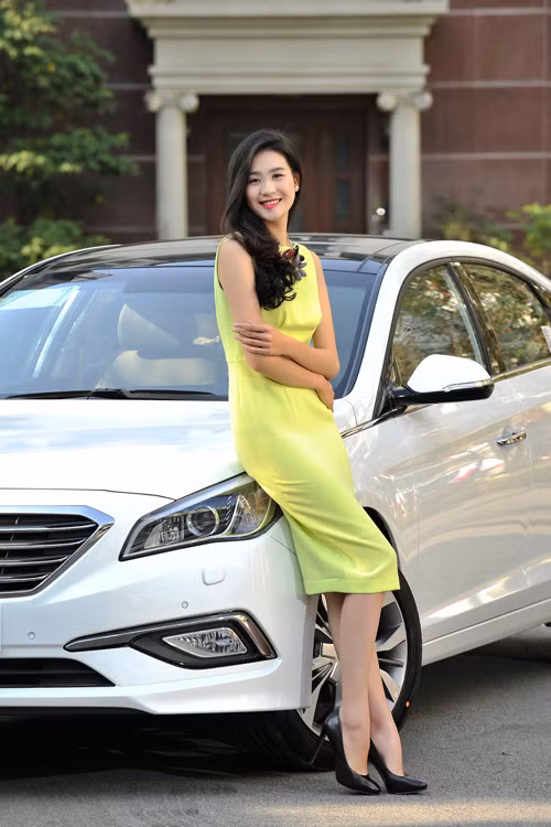 Bên cạnh đó, Sonata mới được thiết kế dài hơn 35mm, rộng hơn 30mm.