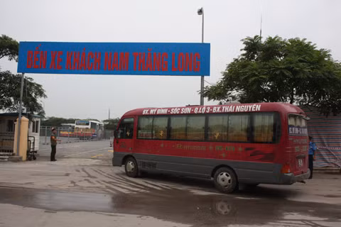 ... vào bến.