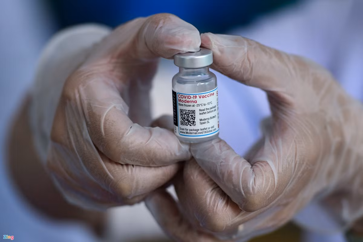 Vaccine được tiêm cho trẻ em 5-11 tuổi là Moderna, với liều lượng là 0,25ml mỗi trẻ. TP.HCM được cấp 87.500 liều vaccine Covid-19 trong đợt đầu tiên để thực hiện chiến dịch tiêm chủng này.