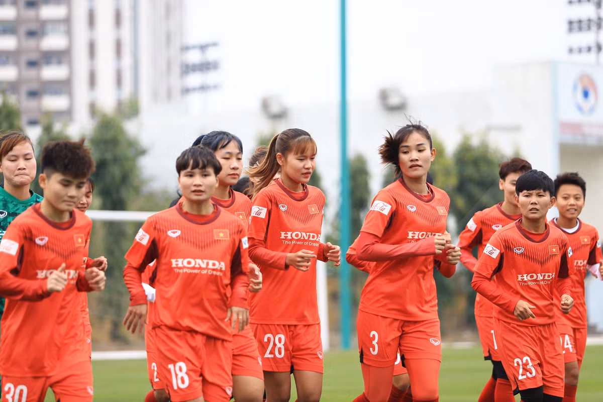 Lan dau tham du san choi lon, nhieu lo ngai cho DT nu Viet Nam-Hinh-2