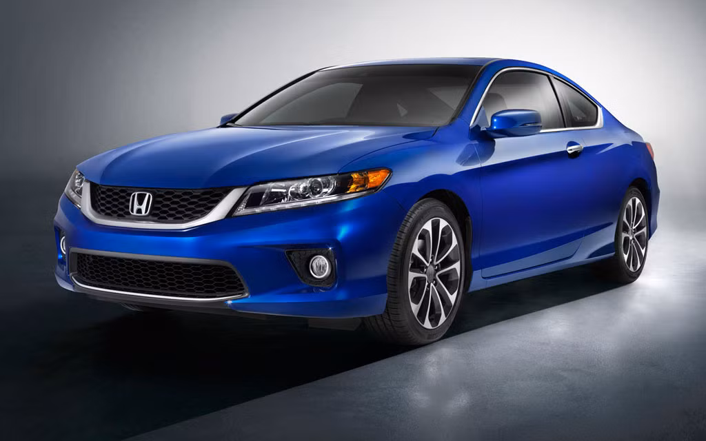 Honda Accord là mẫu sedan đặc biệt được ưa thích trên thị trường. Xe có thiết kế sang trọng với mức giá bình dân và độ ổn định cực cao.