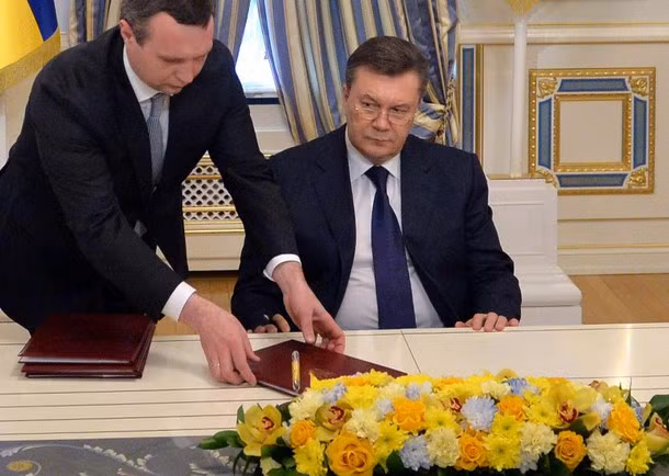 Theo hãng tin Interfax, trong bài phát biểu với người dân Ukraine hôm nay, ông Yanukovych khẳng định mình vẫn là Tổng thống hợp pháp. Ảnh chụp hôm 21/2, ngày ông Yanukovych rời Kiev để lánh nạn.