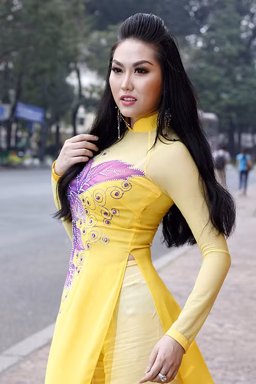 Phi Thanh Vân chia sẻ cô muốn tập trung cho công việc và tránh xa chiêu trò, thị phi.