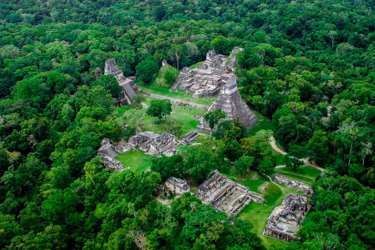 Theo các nghiên cứu, người Maya đã cư trú tại thành phố cổ Tikal trong 7 thế kỷ, khoảng năm 200 đến 900. Đây chính là thủ đô của Maya - vương quốc hùng mạnh nhất châu Mỹ một thời. Ảnh: Tikal Go.