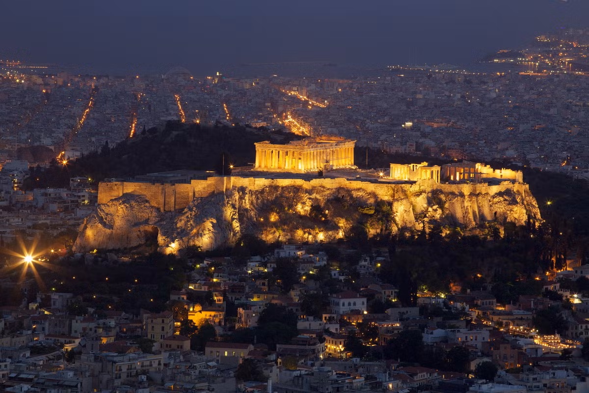 Có thể nói, thành cổ Acropolis là biểu tượng cô đọng nhất cho một thời kỳ vinh quang của nền văn minh Hy Lạp cổ đại. Di tích này đã được UNESCO công nhận là Di sản văn hóa thế giới vào năm 1987. Ảnh: Duncan.co.