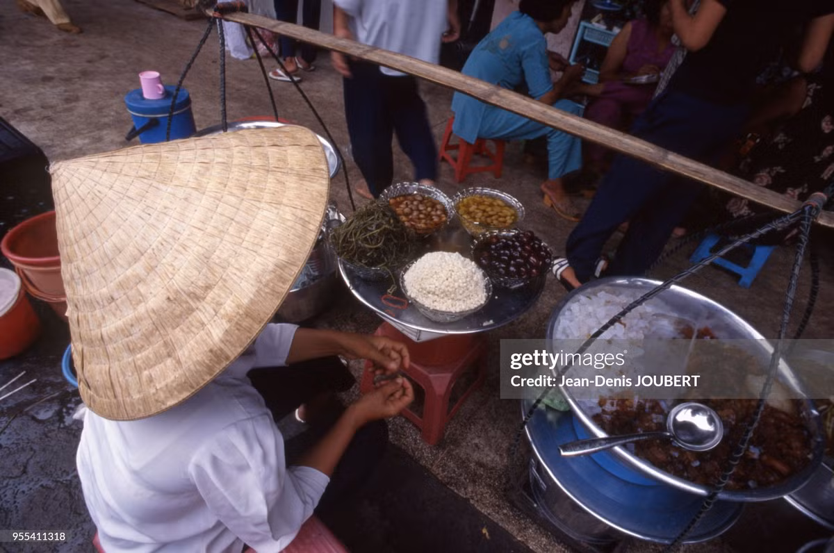 Cửa hàng ghè ở chợ Bình Tây.