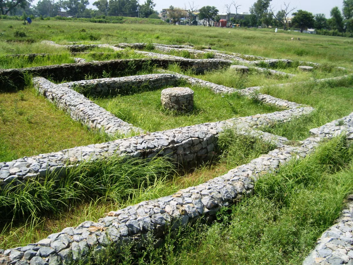 Khu di tích Bhir Mound. Ảnh: Wikipedia.