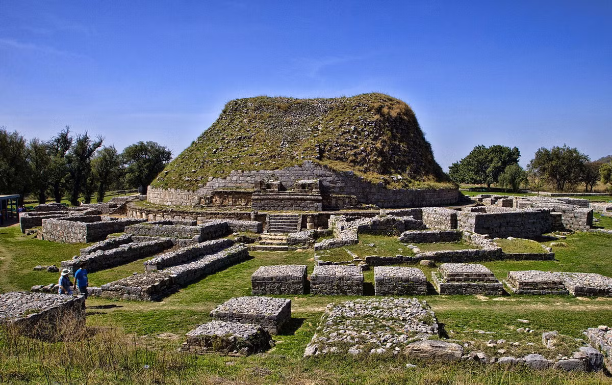 Đến nay, tại Taxila có hơn 50 địa điểm khảo cổ nằm rải rác trong bán kính 30km. Những di tích quan trọng nhất là tu viện và bảo tháp Dharmarajika... Ảnh: Sputnik News.