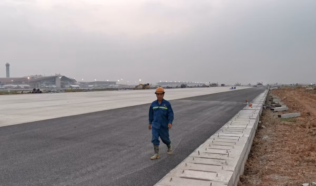 Vi sao duong bang moi tai Noi Bai khong can bay thu nghiem?
