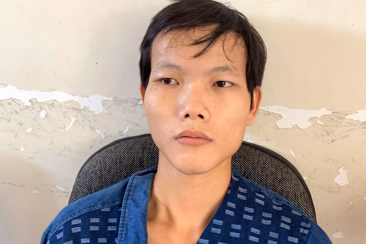 Be gai 9 tuoi bi ep chup anh khoa than