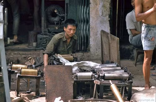 Cửa hàng cơ khí vỉa hè.