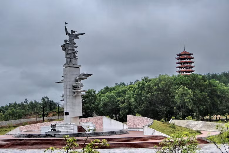 Xuc dong nhung dia diem thieng lieng cua liet si Viet Nam-Hinh-2