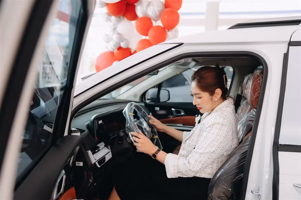 Hoa hậu Đại dương Đặng Thu Thảo sau những biến cố đời tư: "Cầu mong một năm mới 3 mẹ con và bố mẹ, gia đình, anh chị, tất cả mọi người bình an, thật nhiều sức khỏe! Năm mới lo kiếm tiền, không kiếm chuyện nữa. Mục tiêu kiếm thật nhiều tiền, học thêm chuyên ngành, thật xinh đẹp, phát triển đứa con tinh thần thành công".