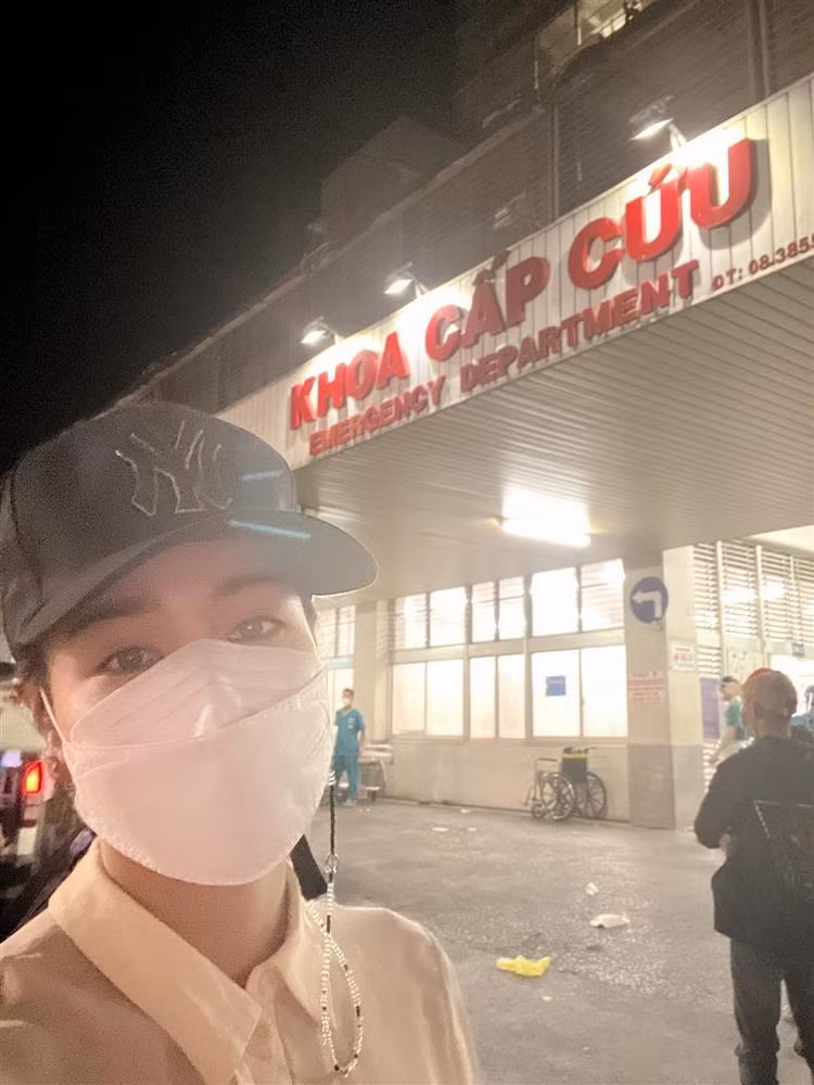 Nhat Kim Anh nhan tin xau, phai vao vien ngay trong Tet