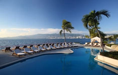 Bạn có thể thưởng thức không gian nơi đây trong resort sang trọng. Ảnh: Boosbeat.