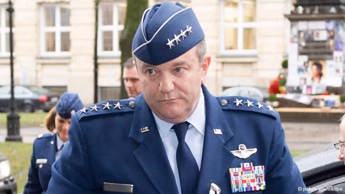 Tướng Không quân Mỹ kiêm Tư lệnh tối cao NATO tại châu Âu Philip Breedlove.