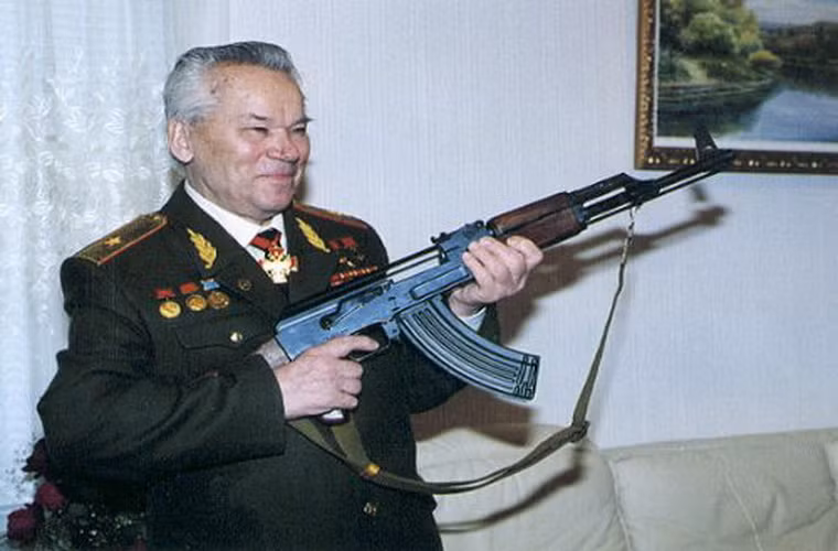 Sự phổ biến của AK-47 không chỉ được thể hiện ở mặt doanh số sản xuất và doanh số bán ra của nó. Danh tiếng của AK-47 trong các cuộc chiến tranh, xung đột quân sự và các hoạt động bạo lực đã làm cho hình ảnh của nó in sâu vào tiềm thức con người và trở thành một biểu tượng cho tinh thần chiến đấu. Trong chiến tranh Việt Nam và cho đến tận cuối những năm 1989, hình bóng khẩu AK-47 có mặt ở hầu hết các tranh cổ động, các bích trương từ thành thị đến nông thôn.