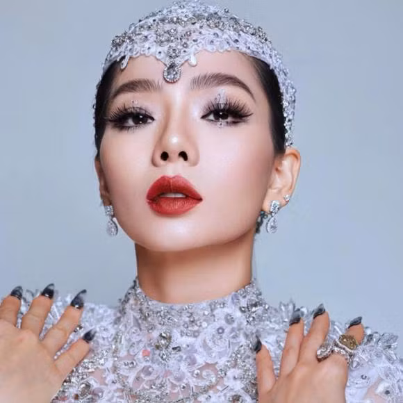 Le Quyen: 'Co tinh vui dap, nghiep bao ganh sao cho het?'-Hinh-2
