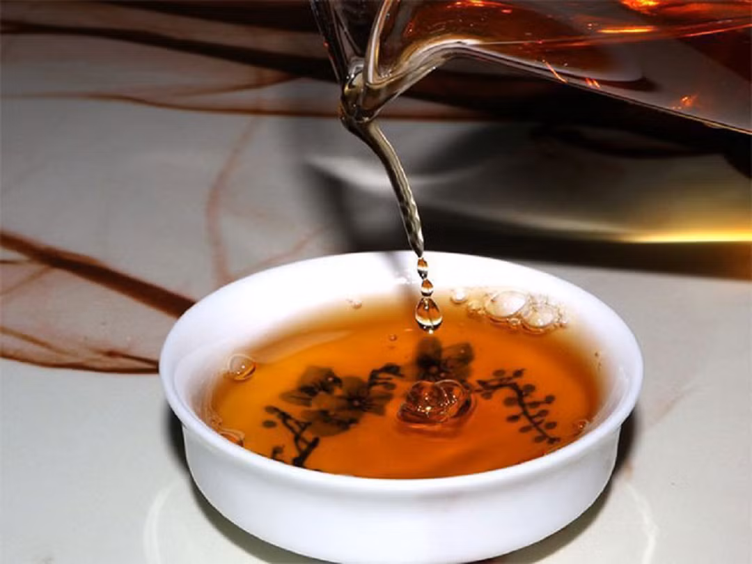 Nước trà qua đêm không uống được, nhưng nhiều công dụng tuyệt vời - Hình 2 Nuoc tra qua dem khong uong duoc, nhung nhieu cong dung tuyet voi-Hinh-2