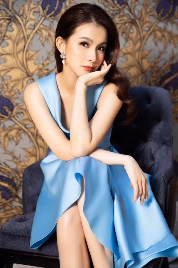  Trước đó, Thùy Lâm từng chia sẻ về cuộc sống hiện tại: "Tôi đã vắng rất lâu rồi mà vẫn còn được nhớ và yêu thương. Thực ra đây là lần đầu tôi làm việc này nên cũng không biết phải nói gì. Hôm nay tôi không trang điểm vì ngày xưa đi làm, đi đóng phim thì có người hỗ trợ, bây giờ làm mẹ bỉm chính hiệu nên tôi cũng không biết vẽ mắt, kẻ chân mày hay gì cả. Người ta bảo tôi ngày càng trẻ hơn, chắc do chăm sóc da tốt nên mọi người thấy tôi thế chứ giờ tôi chỉ là mẹ bỉm và toàn chăm sóc gia đình thôi".