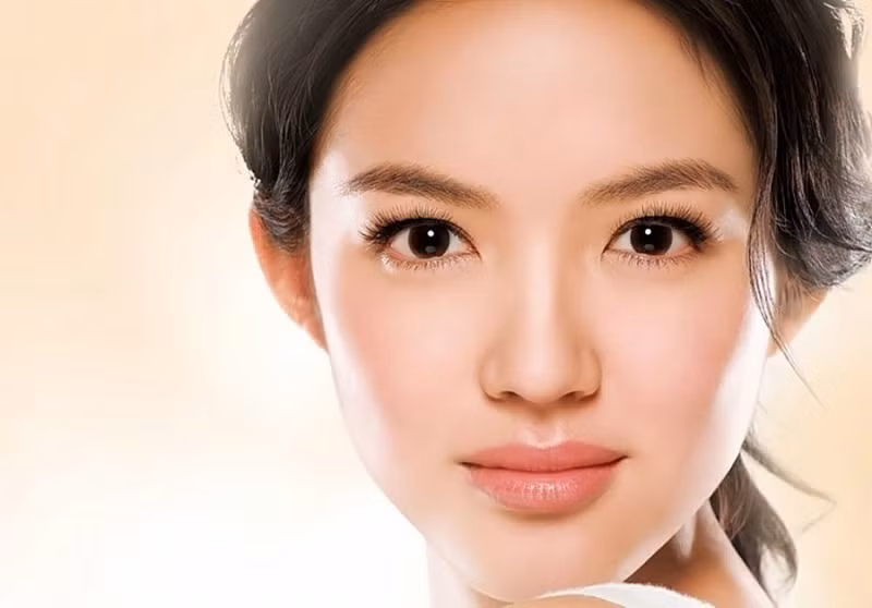  Mũi tròn: Nhiều người nghĩ mũi tròn là xấu thô. Nhưng đây là tướng mũi phúc khí, nếu đi đôi với màu da tươi sáng, không có vết sẹo hay nhiều mụn thì có nghĩa là vượng khí giàu có, đi buôn bán rất giỏi. Người sở hữu tướng mũi này thường có tư duy nhanh nhạy và linh hoạt, những đặc điểm này chính là điều mà một doanh nhân cần phải có. 