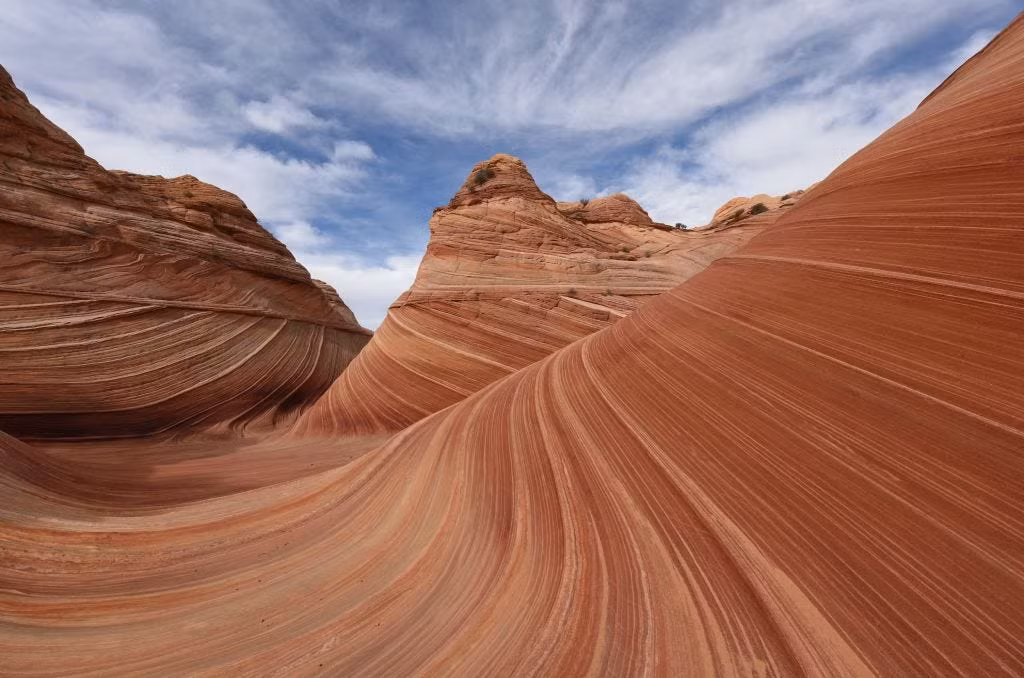 Hình dáng đá sa thạch dạng xoắn là một biểu tượng độc đáo trên sườn núi Coyote Buttes, Mỹ khiến nơi đây mang dáng dấp địa hình của sao Hỏa. Bức ảnh chụp ở đây trở nên cực kỳ nổi tiếng khi Microsoft đưa nó vào các lựa chọn hình nền máy tính vào năm 2009, thành hiện tượng trên toàn thế giới.