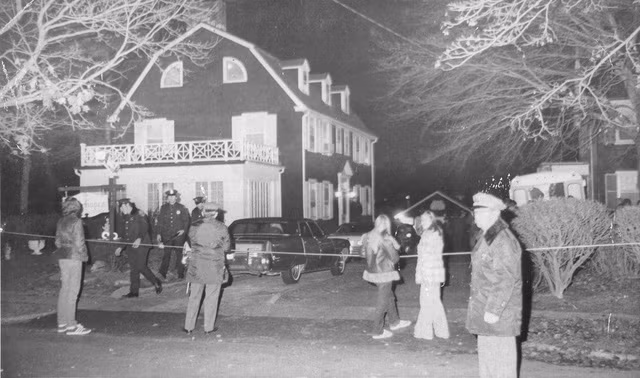 Thảm kịch biến Amityville trở thành ngôi nhà ma nổi tiếng nhất thế giới - Hình 2 Tham kich bien Amityville tro thanh ngoi nha ma noi tieng nhat the gioi-Hinh-2