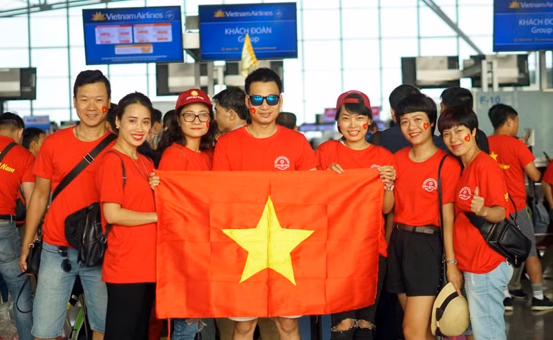 U23 Việt Nam vào bán kết ASIAD: Nửa đêm, lùng mua tour sang Indonesia - Hình 2 U23 Viet Nam vao ban ket ASIAD: Nua dem, lung mua tour sang Indonesia-Hinh-2