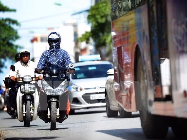 Trung Bo nang nong dien rong, Nam Bo nguy co ngap lut o vung trung