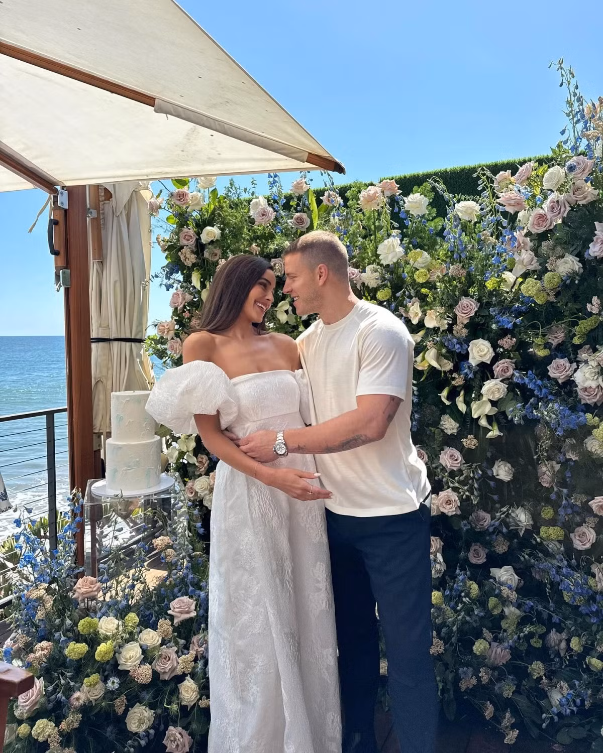 Ve sexy cua hoa hau sap cuoi cau thu Christian McCaffrey
